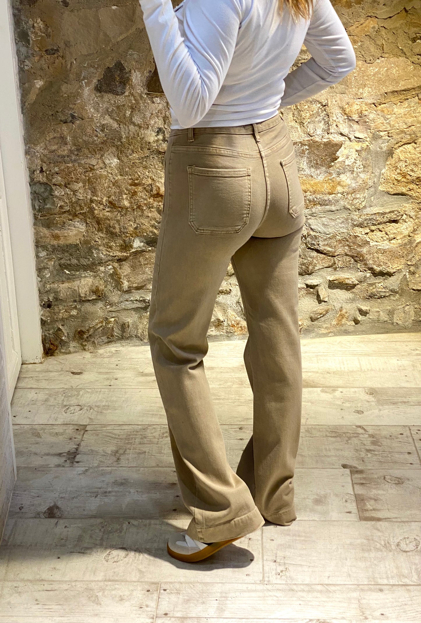 Pantalón beige Bolsillos pedreria - Veronique