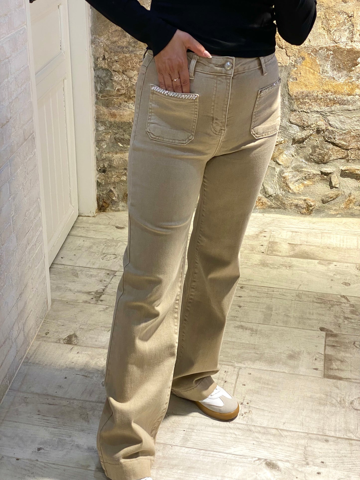 Pantalón beige Bolsillos pedreria - Veronique