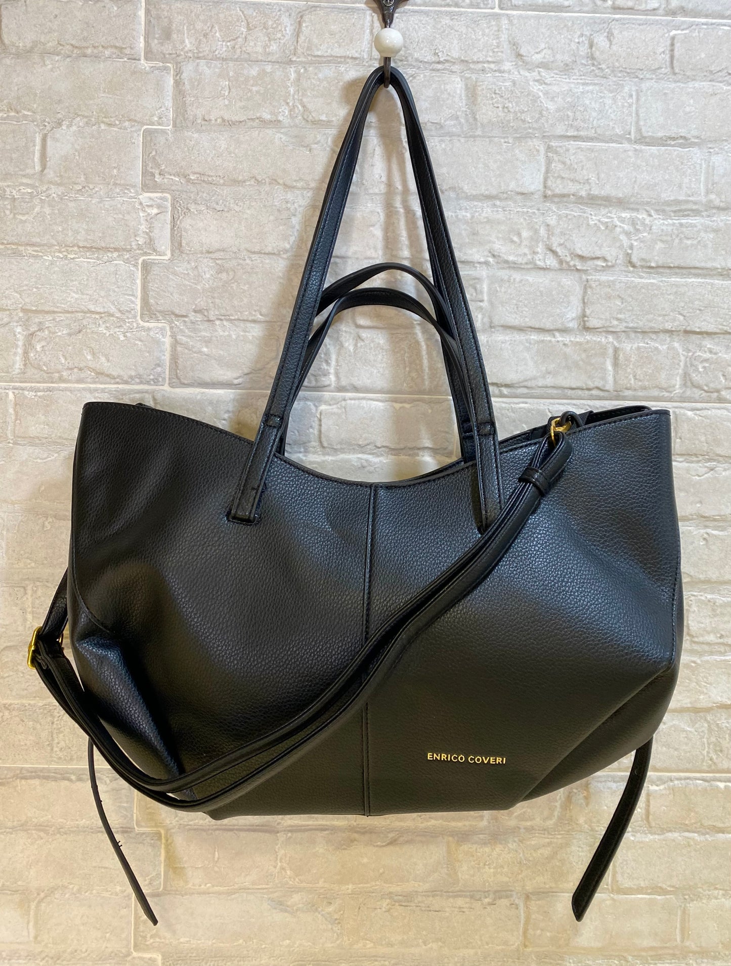 Bolso Negro grande, con neceser a conjunto y correas regulables - Veronique