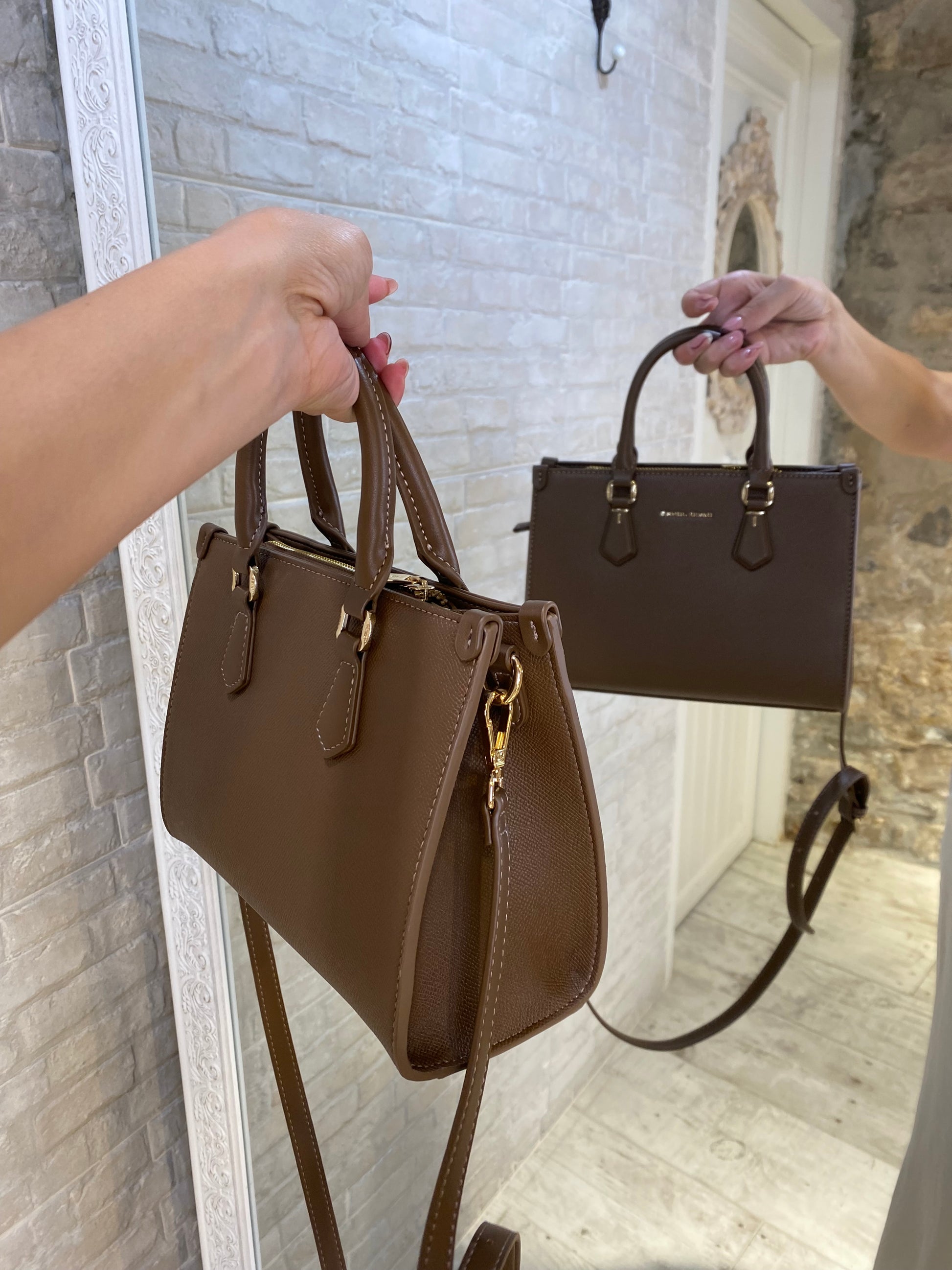 Bolso Camel Mediano con correa regulable - Veronique