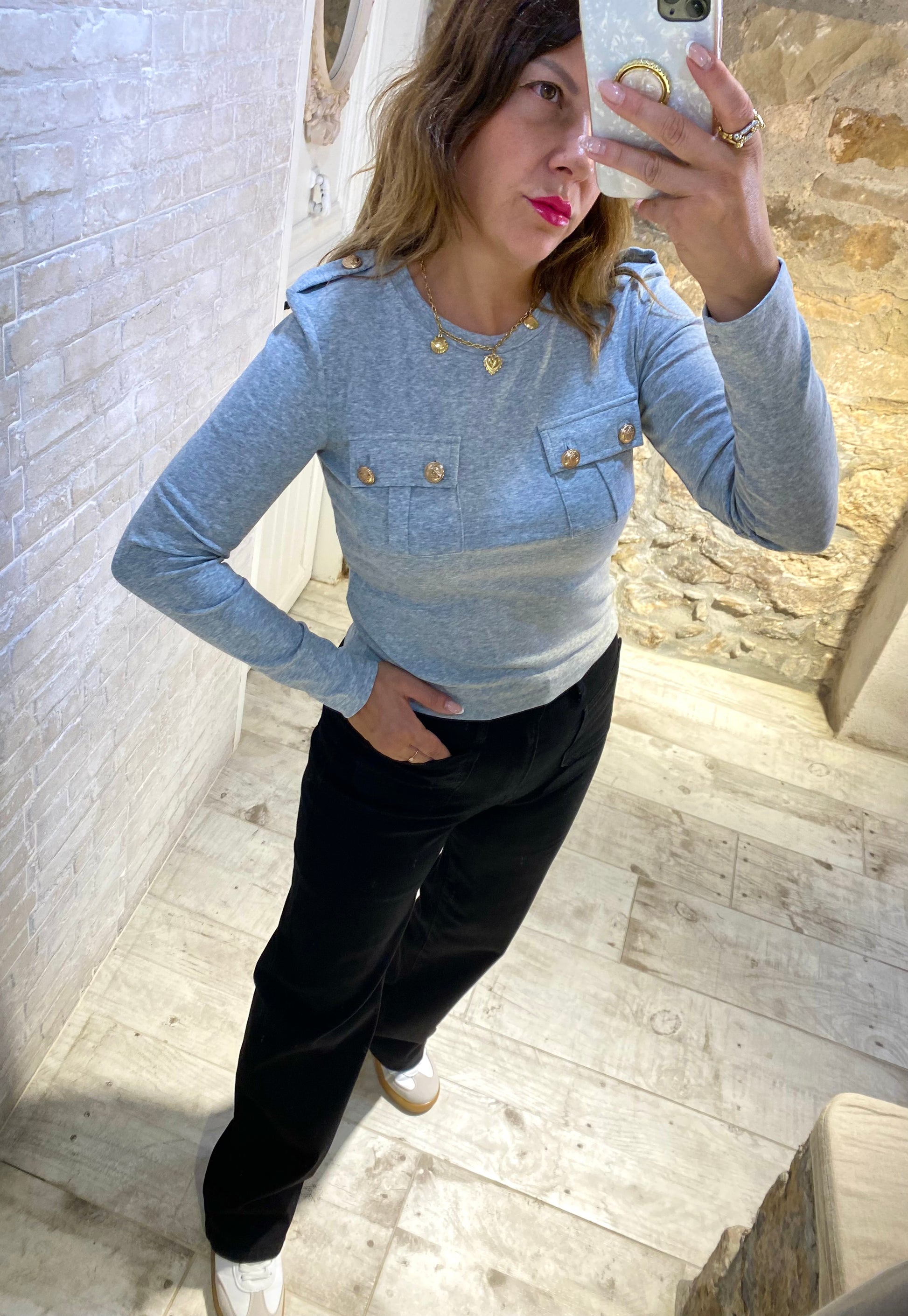 Camiseta Crop gris 2 bolsillos botones dorados - Veronique