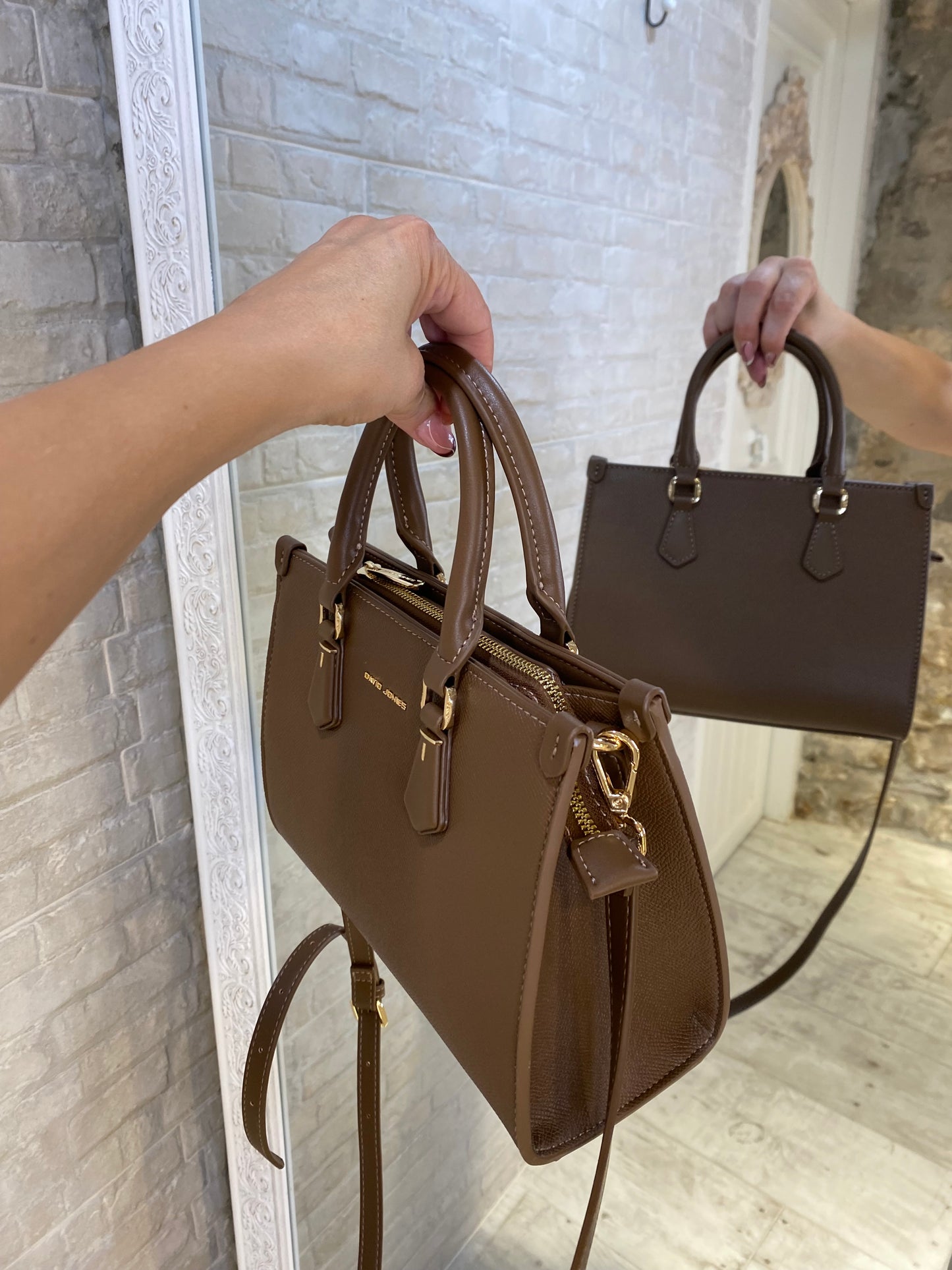 Bolso Camel Mediano con correa regulable - Veronique