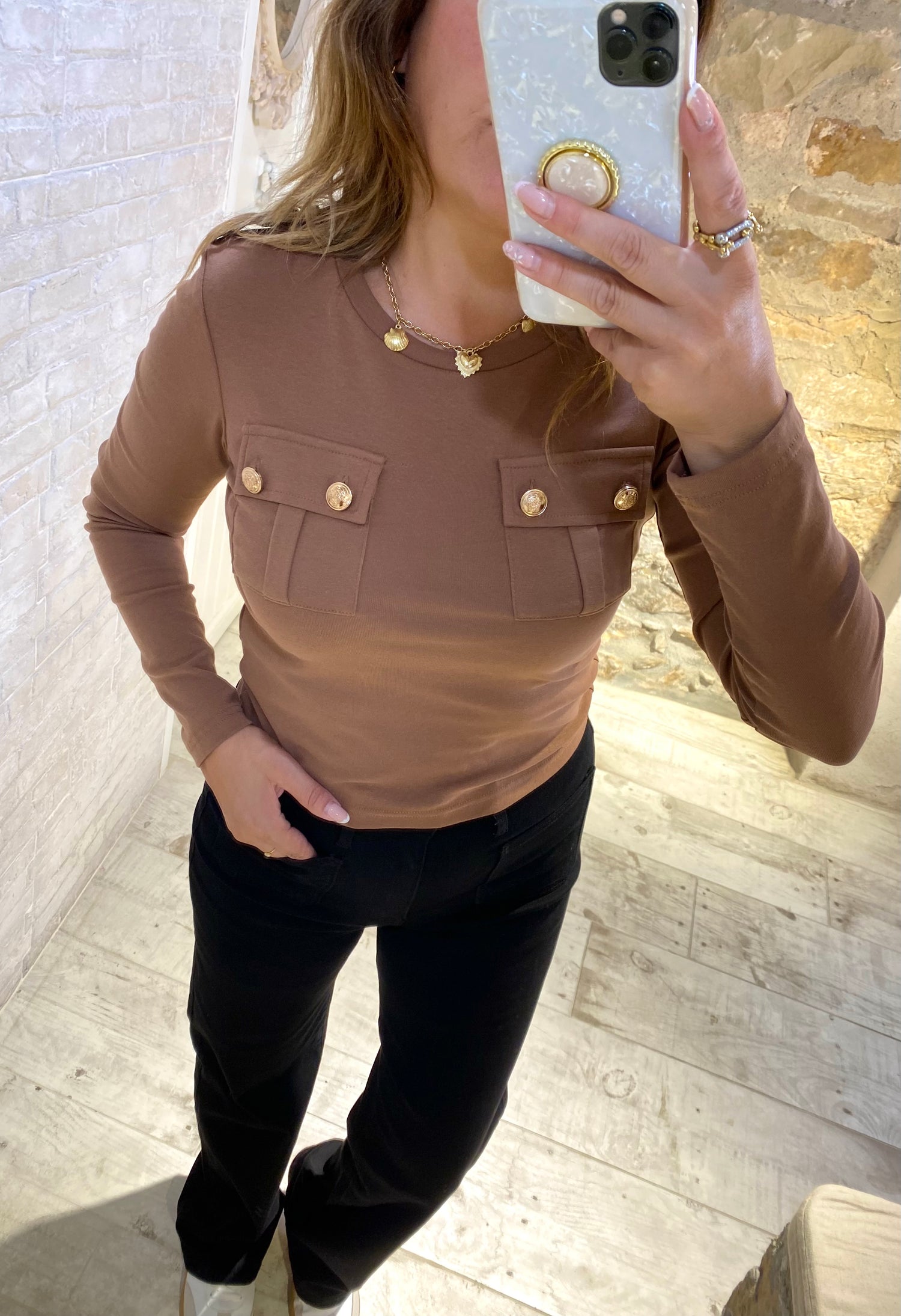 Camiseta Crop Chocolate 2bolsillos botones dorados - Veronique