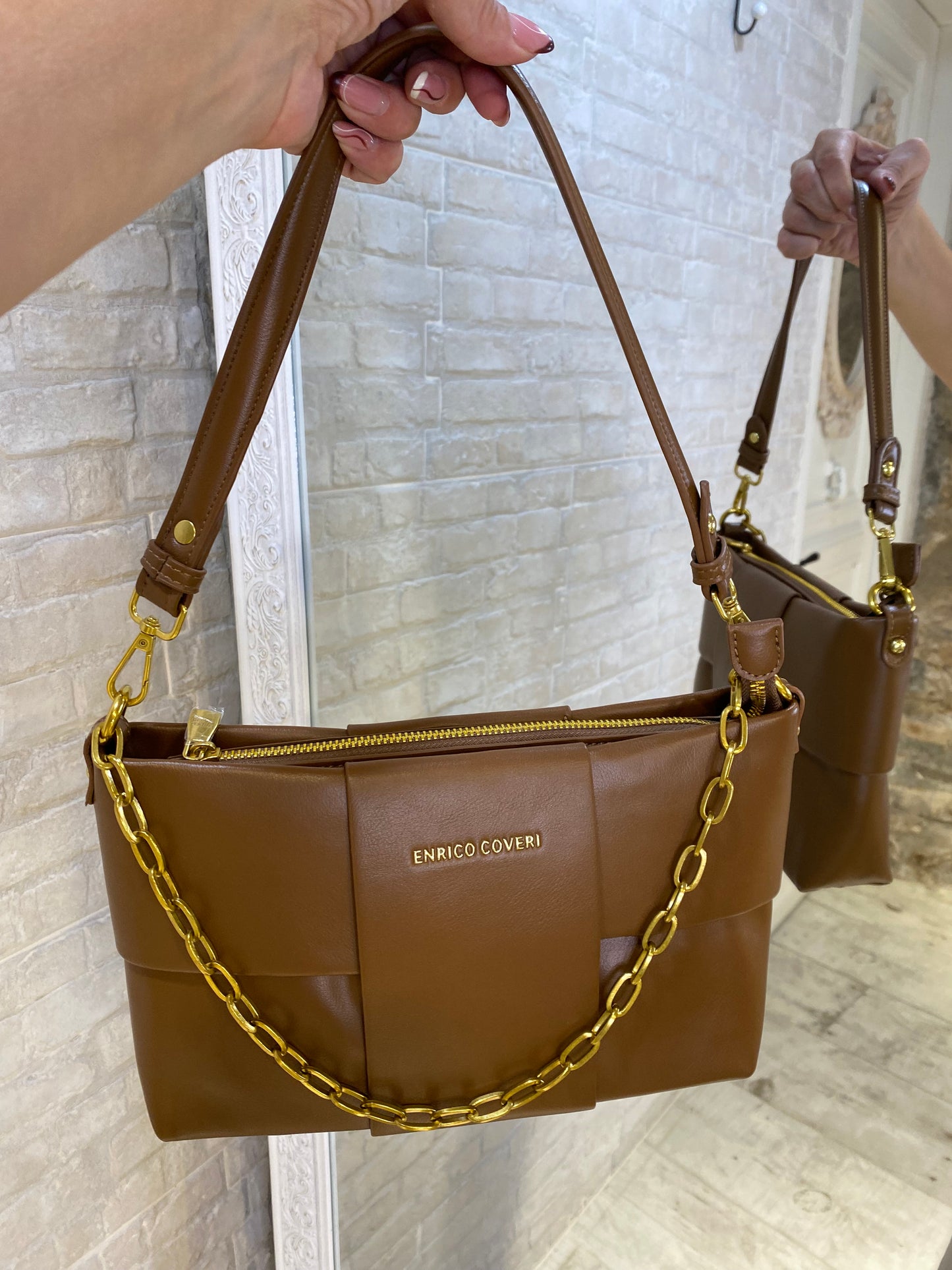 Bolso Camel mediano , Cadena colgante y correa regulable - Veronique