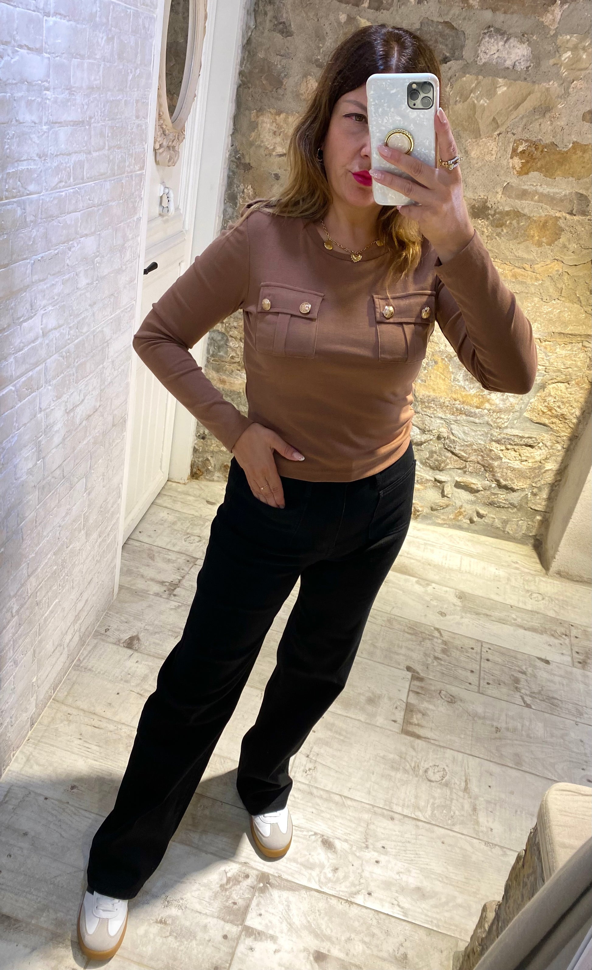 Camiseta Crop Chocolate 2bolsillos botones dorados - Veronique