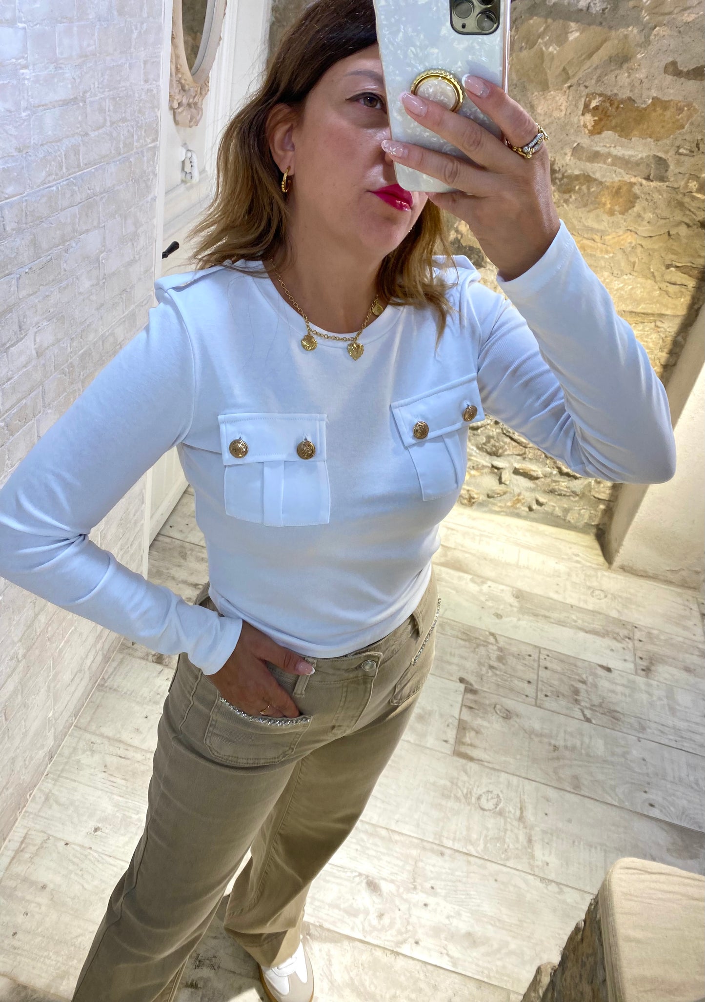 Camiseta Crop Blanca 2 bolsillos botones dorados - Veronique