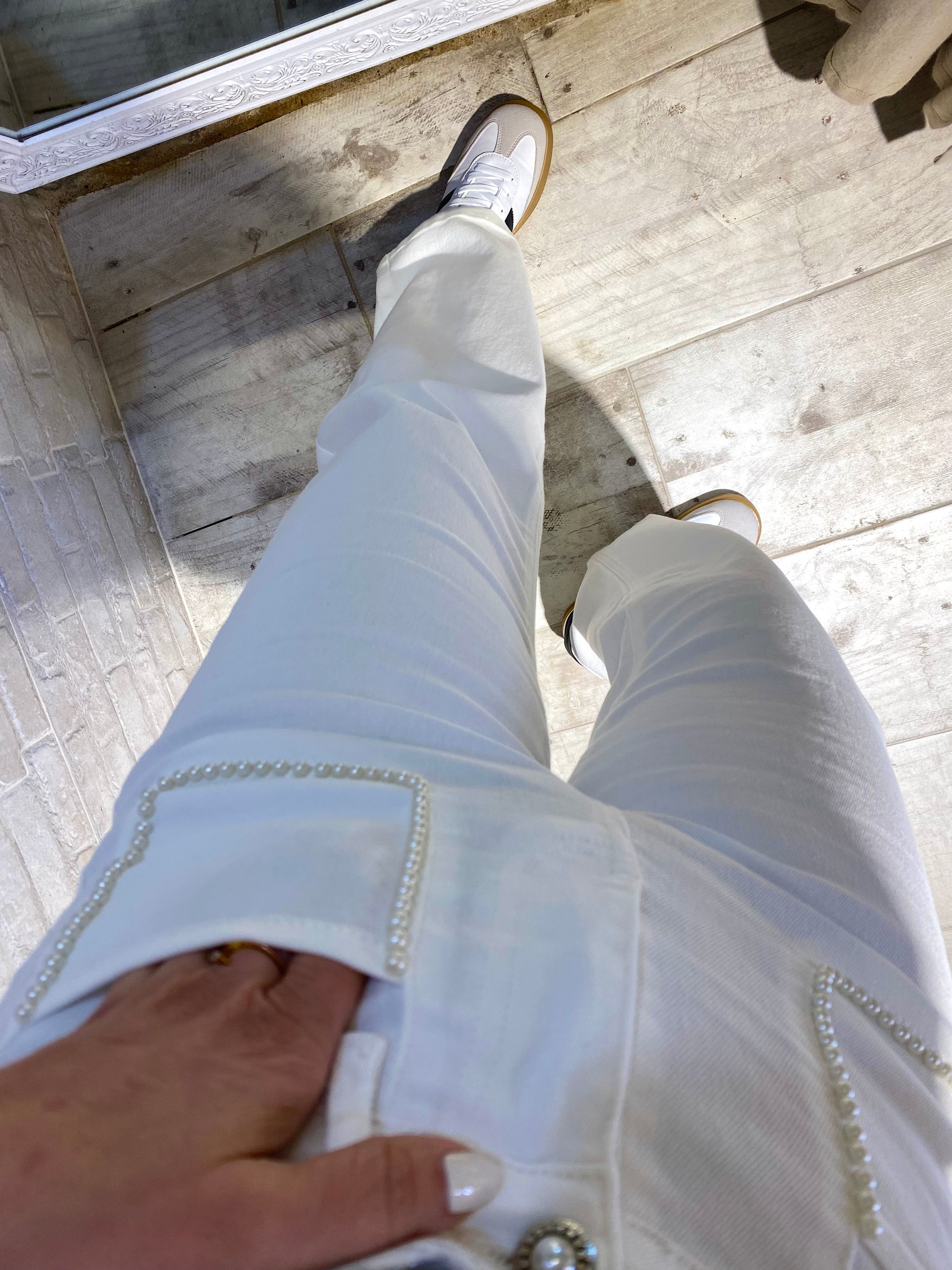 Pantalón Blanco Bolsillos cuadrado Perlas - Veronique