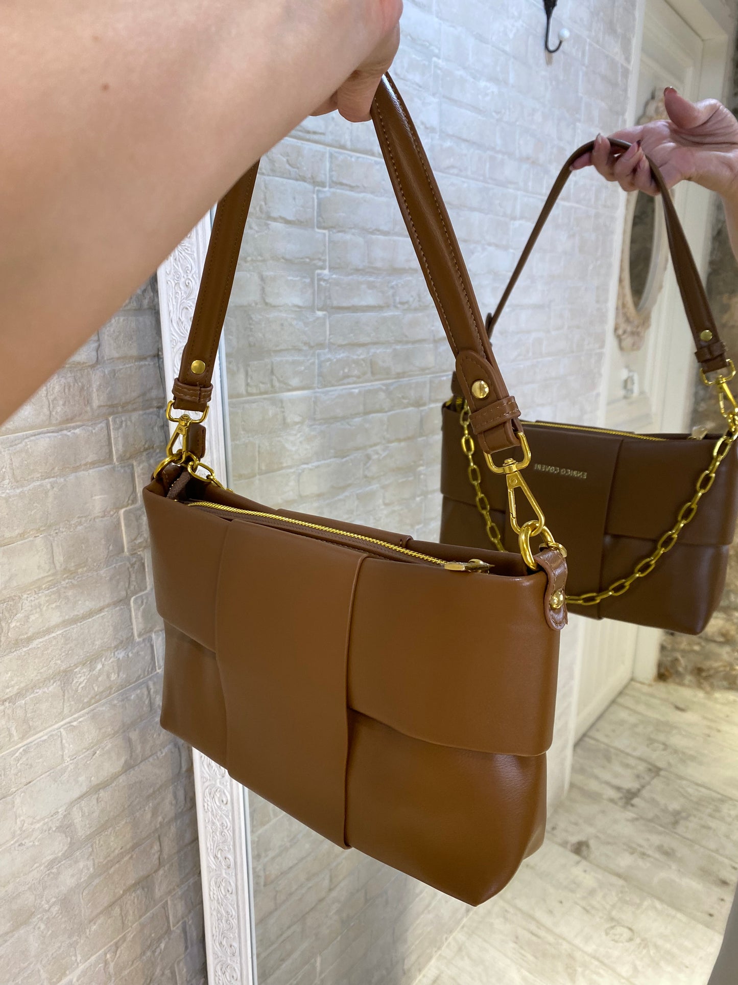 Bolso Camel mediano , Cadena colgante y correa regulable - Veronique