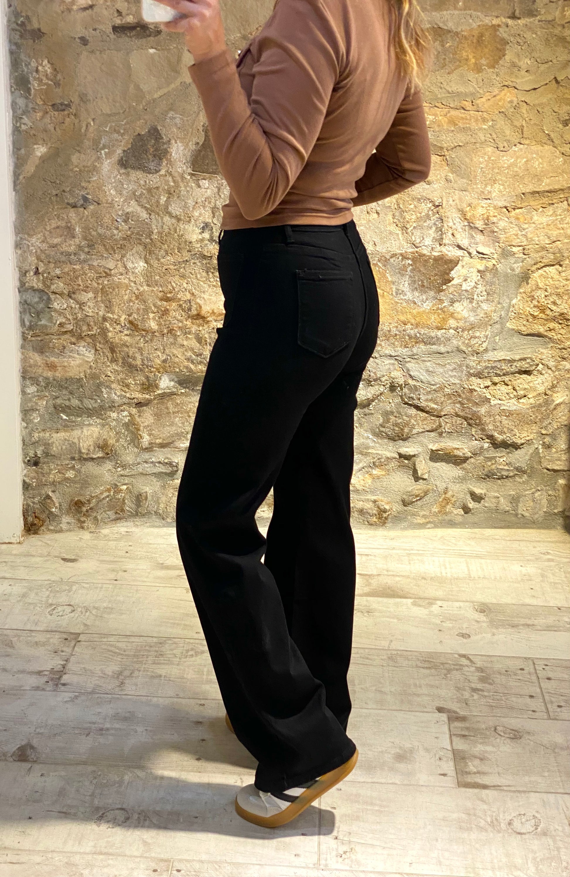 Pantalón Negro 2Bolsillos cuadrados - Veronique