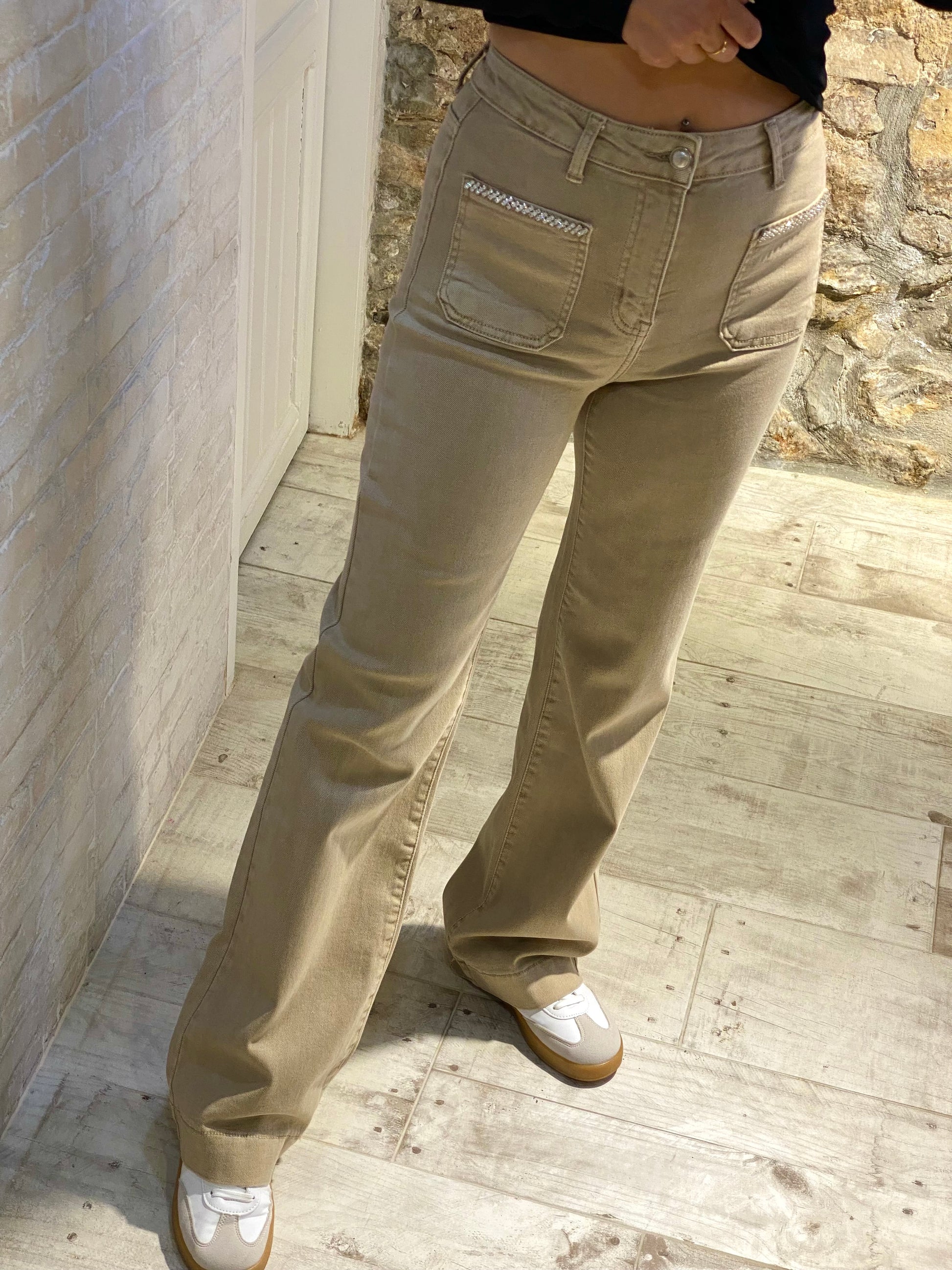 Pantalón beige Bolsillos pedreria - Veronique