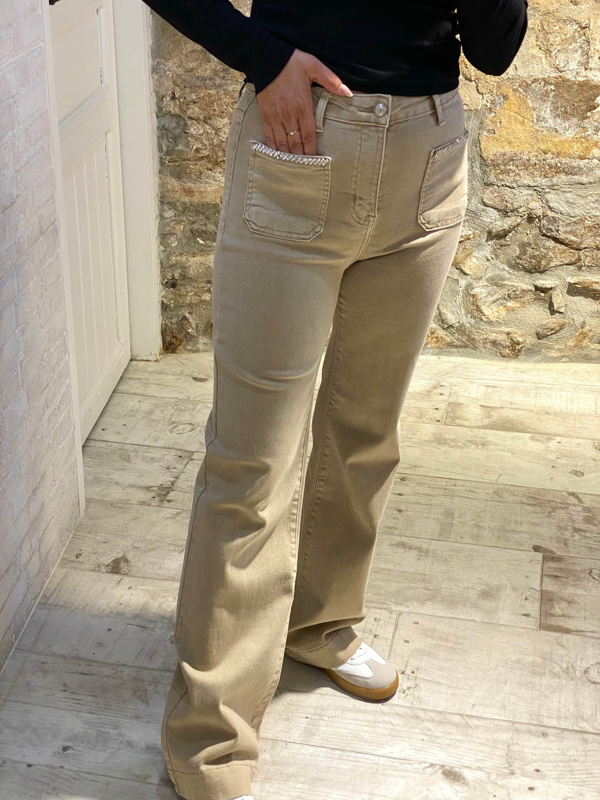 Pantalón beige Bolsillos pedreria - Veronique