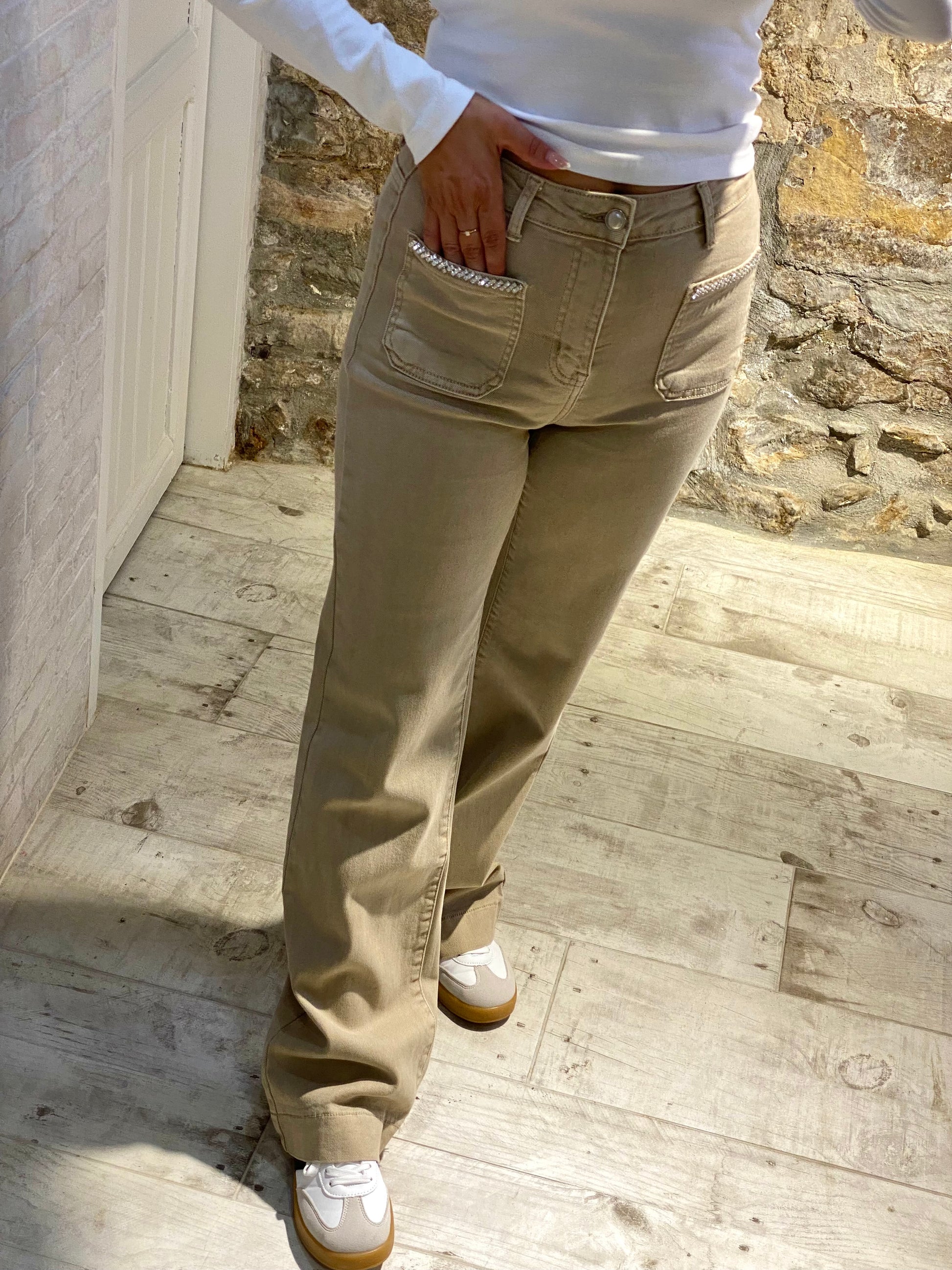 Pantalón beige Bolsillos pedreria - Veronique