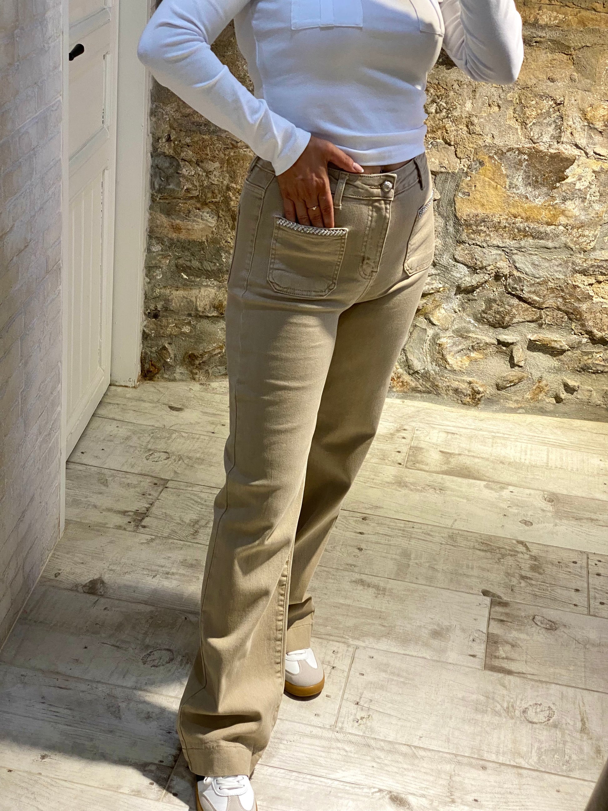 Pantalón beige Bolsillos pedreria - Veronique