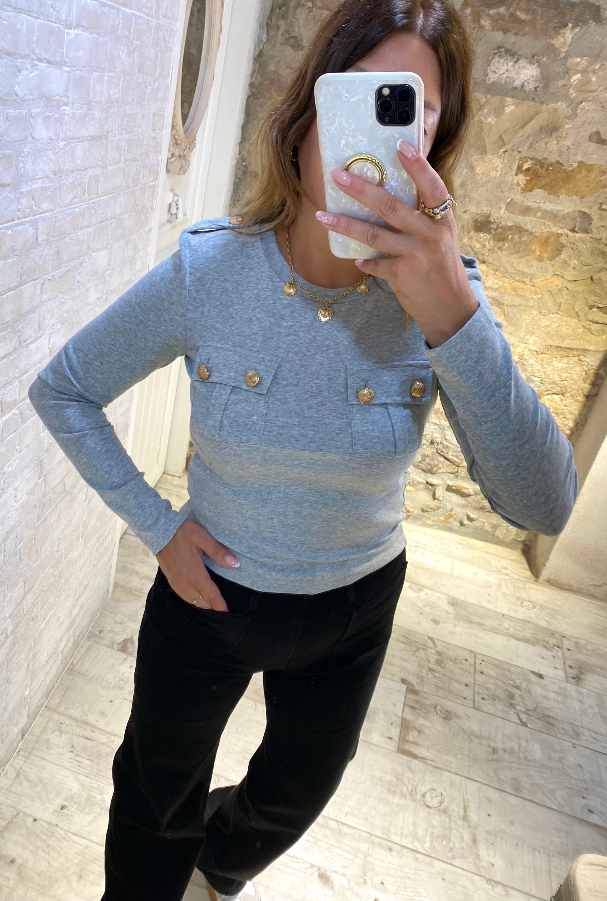 Camiseta Crop gris 2 bolsillos botones dorados - Veronique